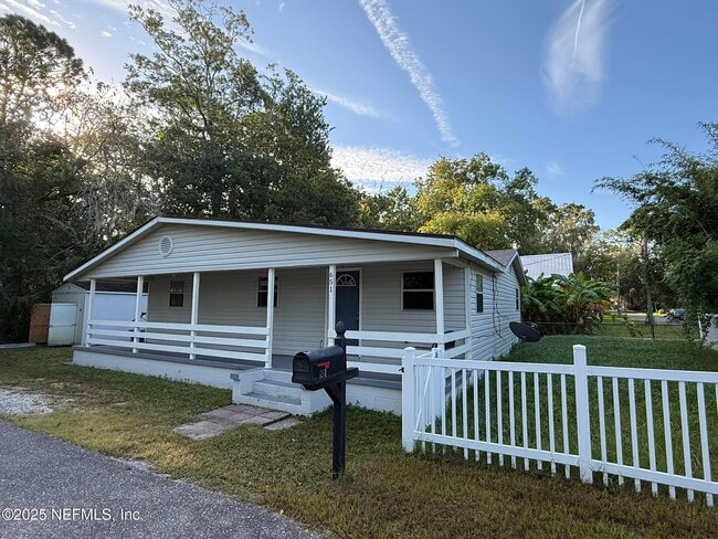 Primary Photo - 651 Anderson St