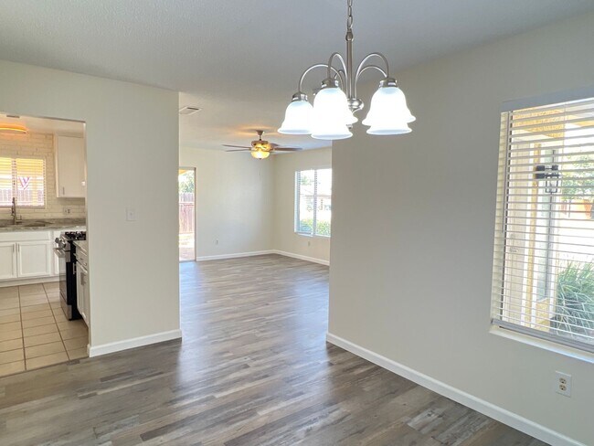 Building Photo - 10917 Cave Ave