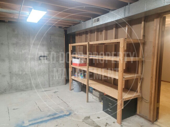 Building Photo - 3 br, 2 bath Duplex - 2030 Rosewood Court