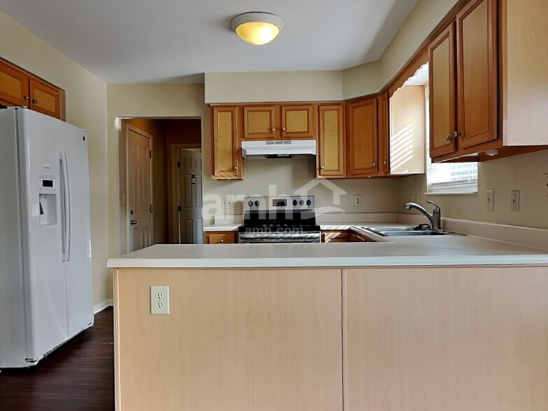 Building Photo - 2618 Spring Mill Pl