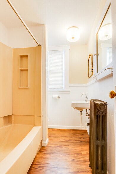 Building Photo - 1166 South Ave