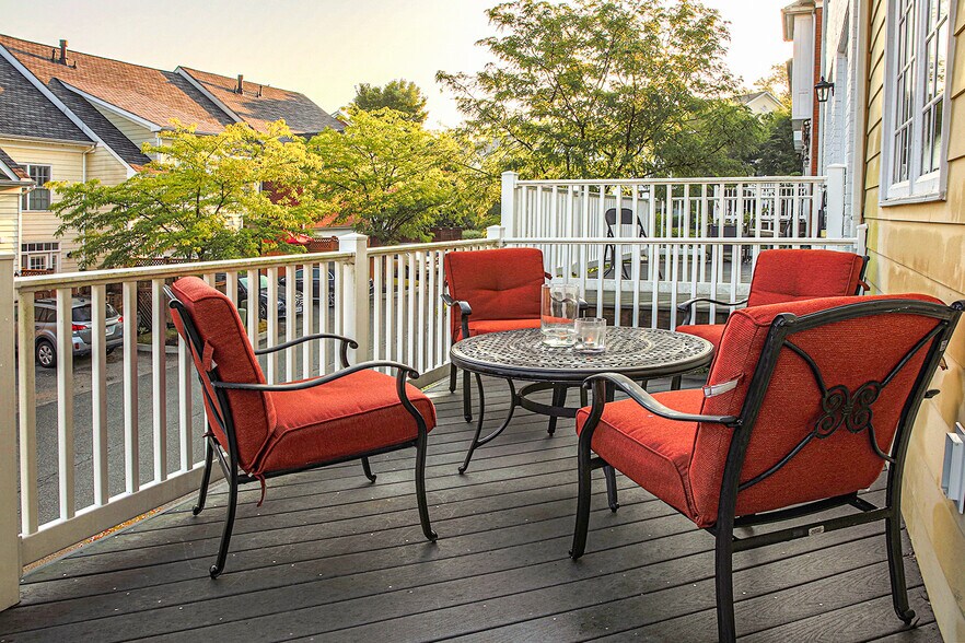 Deck - 1114 Hyde Ln