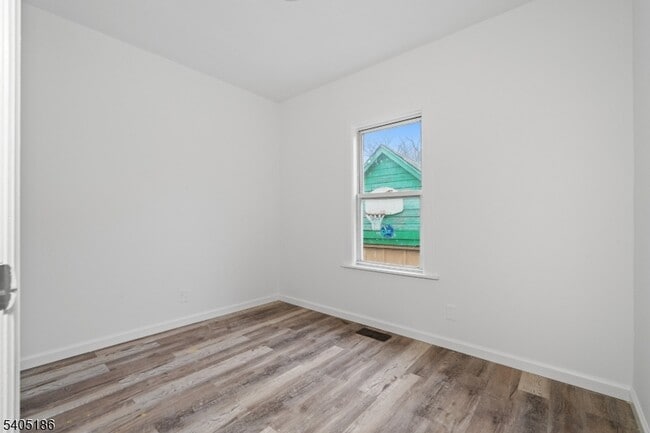 Building Photo - 509 Centre St