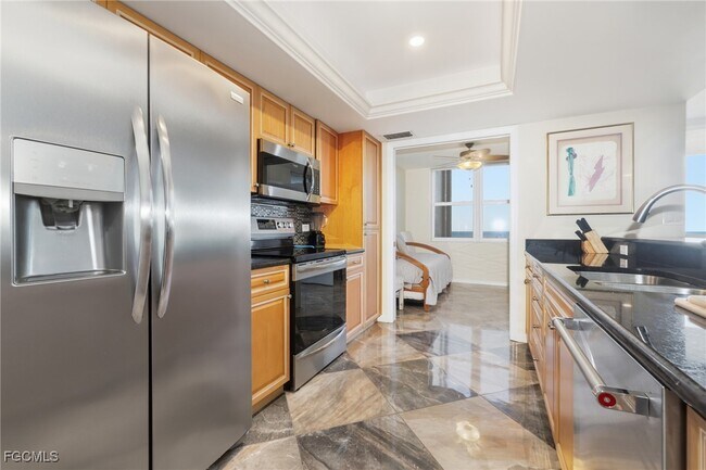 Building Photo - 6585 Nicholas Blvd