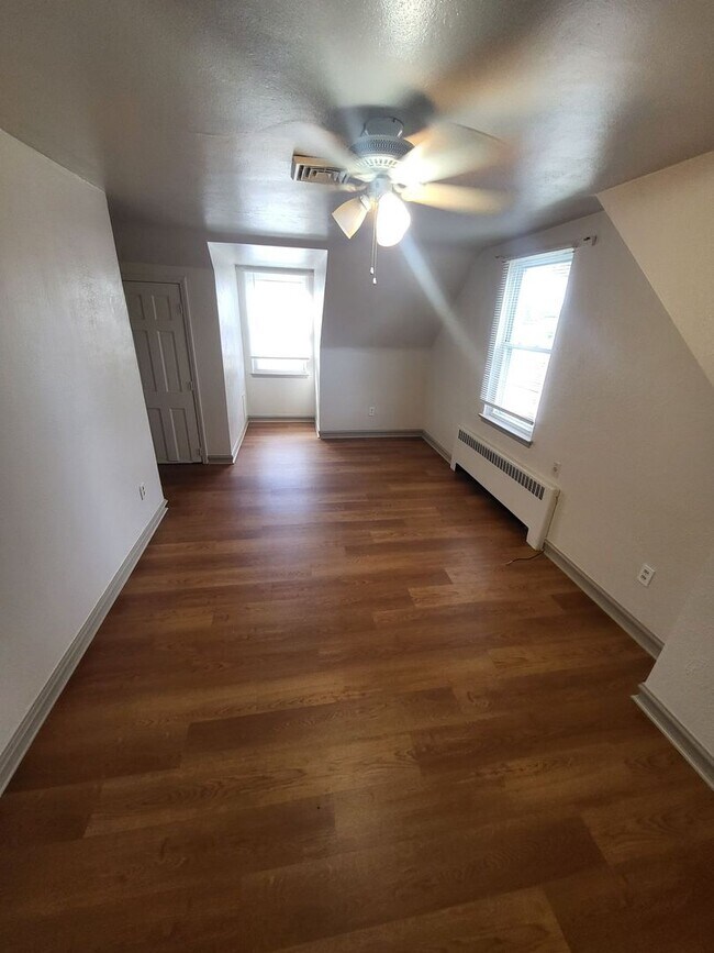 Building Photo - 1550 E Bayview Blvd