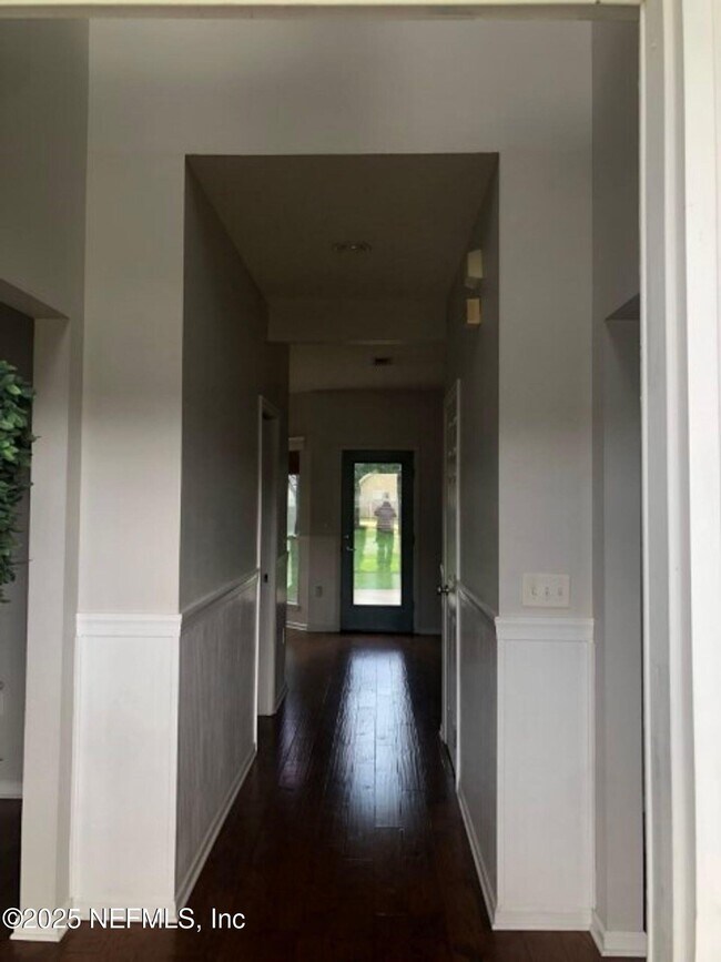 Building Photo - 12887 Dunns View Dr