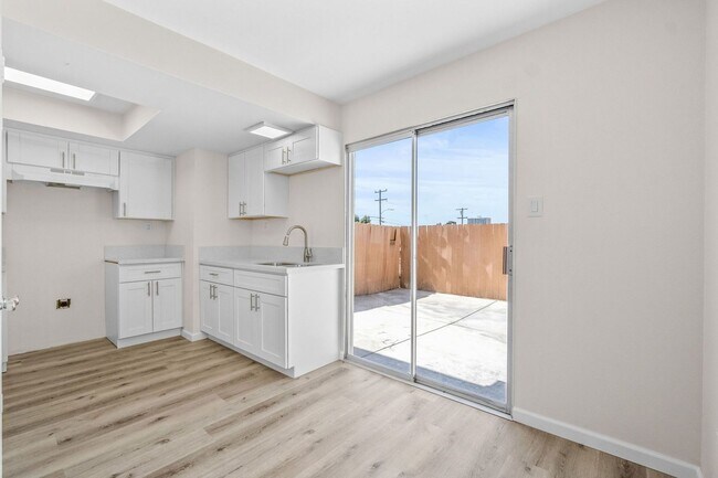 Building Photo - 455 Del Mar Ct