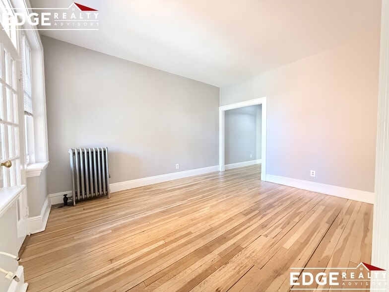 Building Photo - 25 Mt Hood Rd