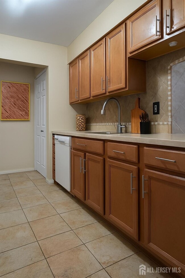 Building Photo - 90 Almond Dr