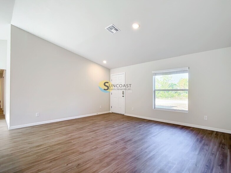 Building Photo - 254 Biscayne Dr