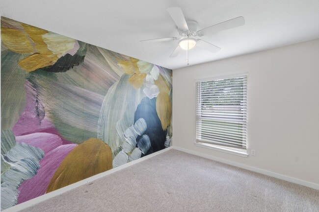 Building Photo - 1222 Haines Dr