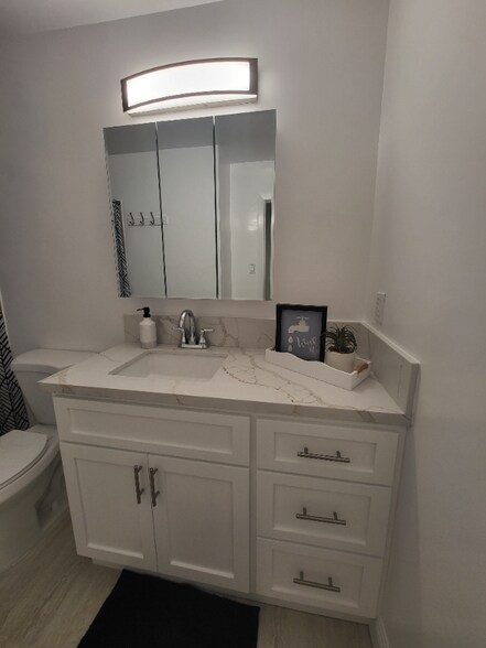 Building Photo - 8919 Longden Ave