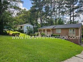 Building Photo - GREAT HOME / 3 BEDROOMS AND BONUS ROOM / GREAT LOCATION /  PRIVATE FENCED YARD
