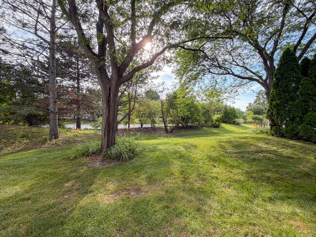 Building Photo - 2615 Oakshire Ct