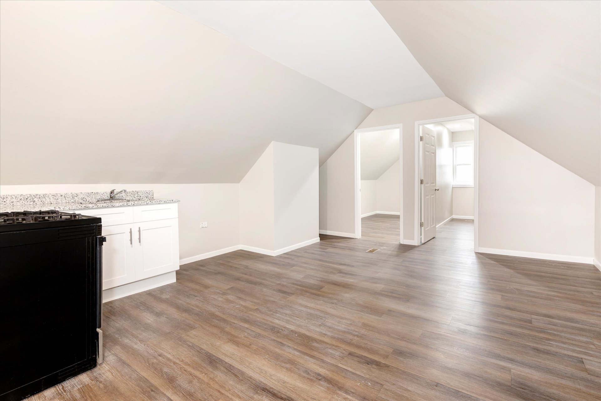 Building Photo - 2246 S Albany Ave