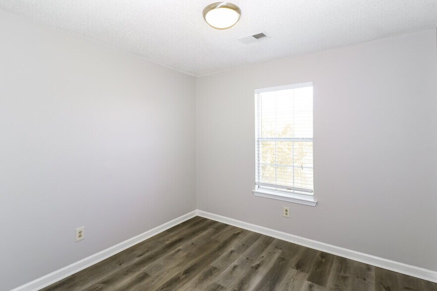 Building Photo - 6963 Naples Dr