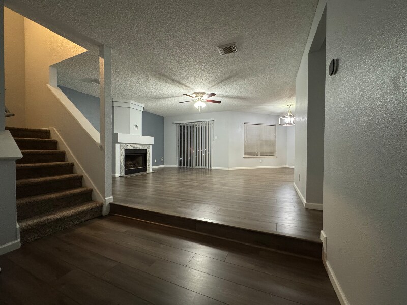 Building Photo - 15719 Persimmon Hill Dr