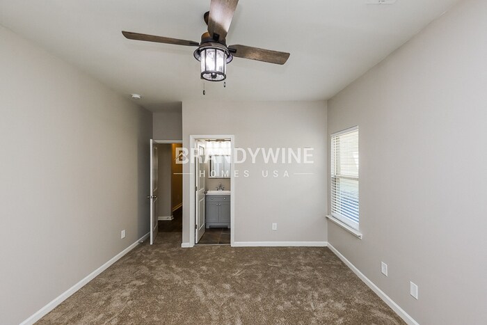 Building Photo - 3332 Lowland Dr