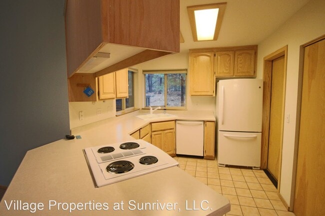 Building Photo - 3 br, 2 bath House - 6 Butternut Lane