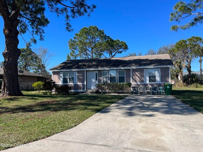 Building Photo - 7050 Bismark Rd