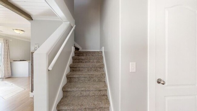 Building Photo - Springville Home