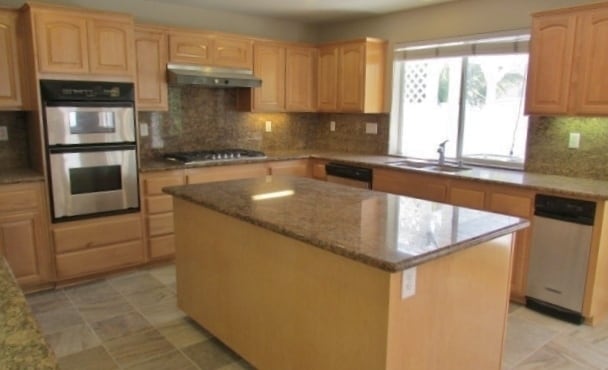 Building Photo - Beautiful 5 Bedroom 4 Bathroom Home in Wes...