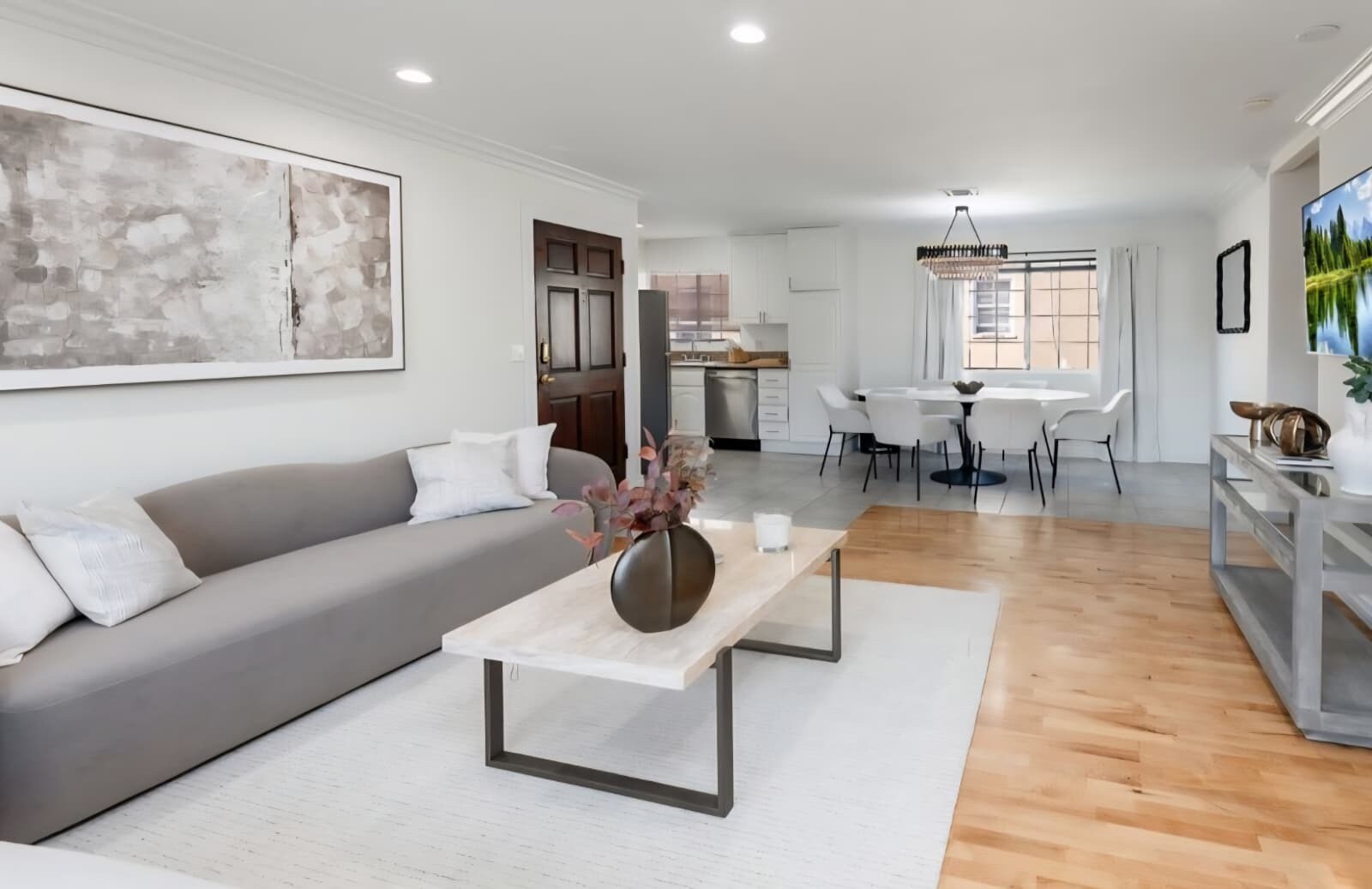 Building Photo - 525 N Orange Dr