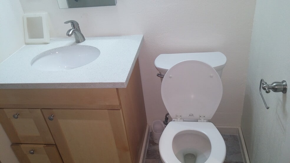 Building Photo - 622 Nickey Way