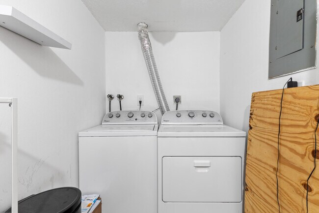 Building Photo - 755 Dotterel Rd