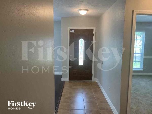 Building Photo - 2411 Shady Brook Dr