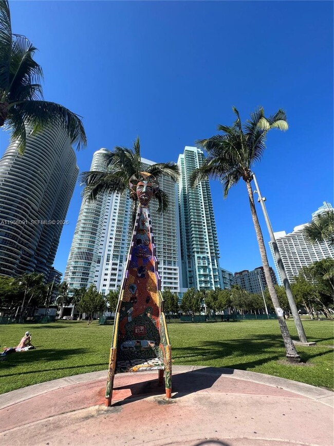 Building Photo - 1900 N Bayshore Dr