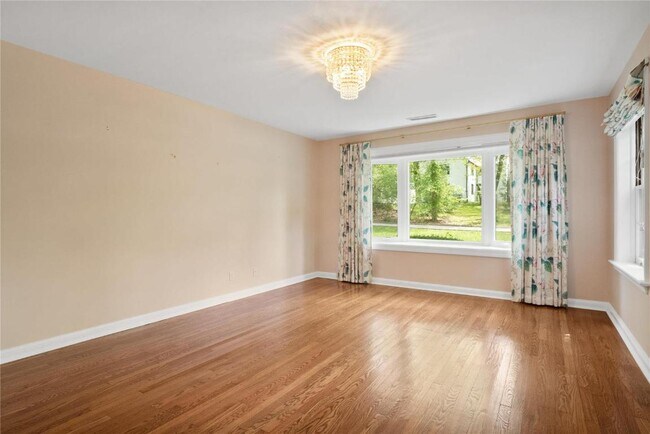 Building Photo - 101 Graybridge Rd