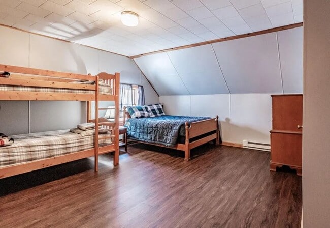 Building Photo - 131 W Bethel Rd