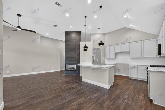 Building Photo - 739 Kilbridge Ln
