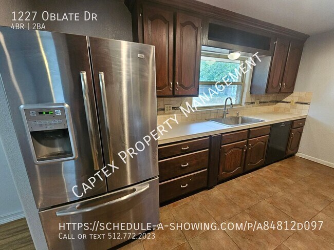 Building Photo - 1227 Oblate Dr