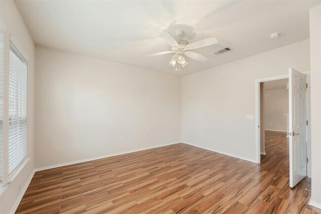 Building Photo - 104 Honey Creek Trail