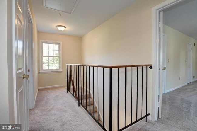 Building Photo - 6 Campbell Ct