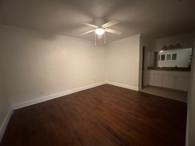 Building Photo - 2026 Briar Ridge Dr