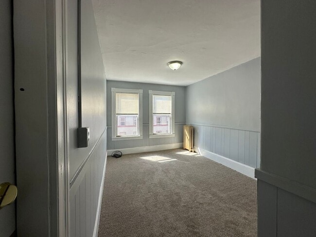 Building Photo - Third Floor ALL INCLUSIVE Studio in Downtown Manchester, NH, $1350/month