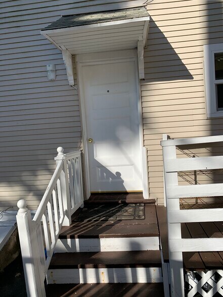 Building Photo - 38 Farquhar St