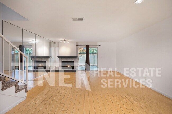 Building Photo - 9118 Madison Green Ln