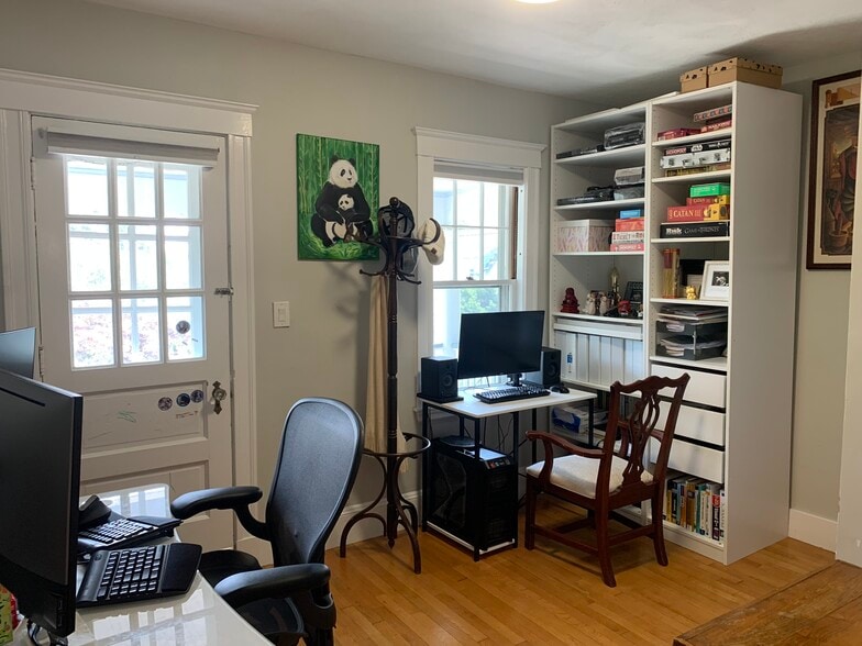 Building Photo - 1045 Adams St