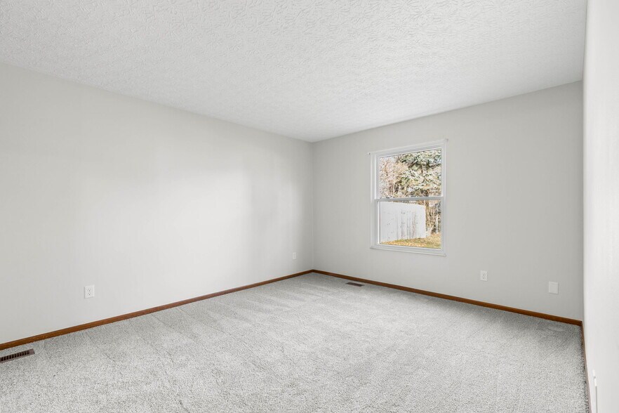 Building Photo - 1800 Weather Stone Ln