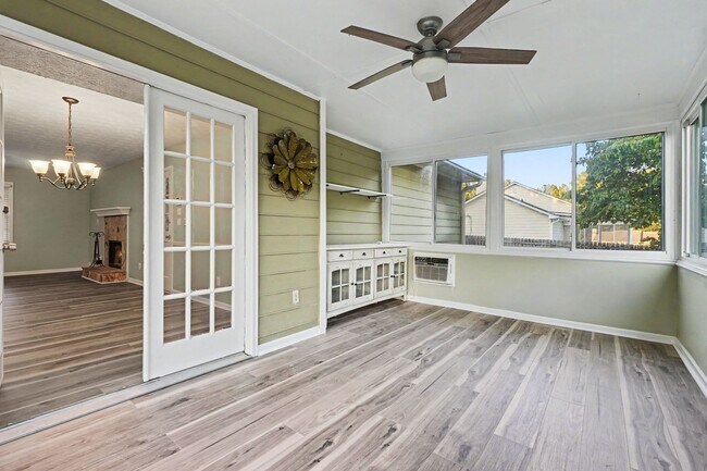 Building Photo - 3030 Green Meadow Ln