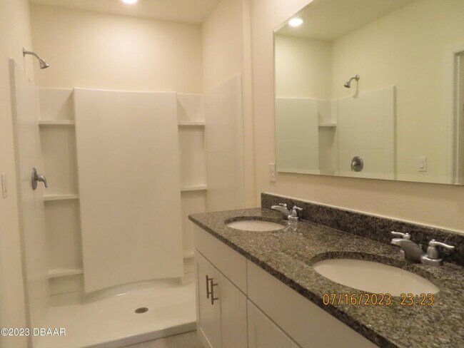 Building Photo - 4 BELLA LAGO Cir