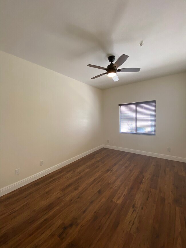 Building Photo - 12101 Santaluz Dr