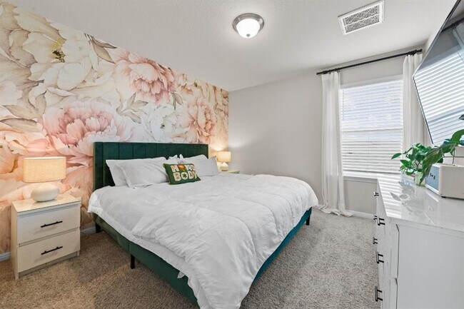 Building Photo - 104 Blue Sage Dr