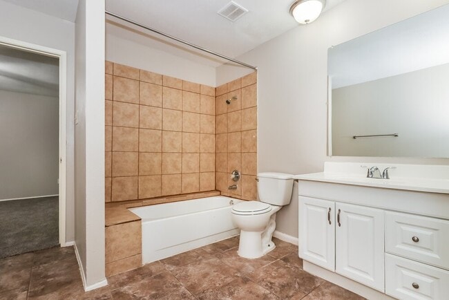 Building Photo - 15614 Mendocino Dr