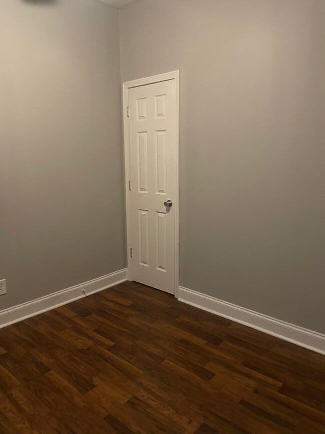 Building Photo - 2 Bedroom Home with Large Backyard Deck