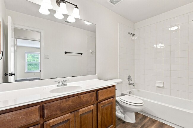 Building Photo - 3403 Oakleigh Ln